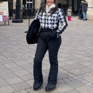 Women's Gsou snow Black and White Houndstooth Ski suit
